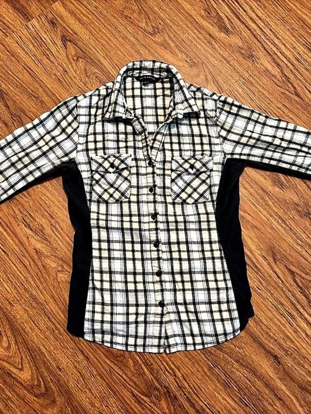Zac & Rachel Women’s Plaid Button-Up Shirt with Solid Black Side Panels Size M